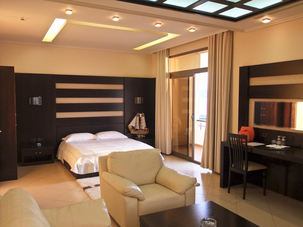 Paradise Beach Hotel Radhimë Habitación foto